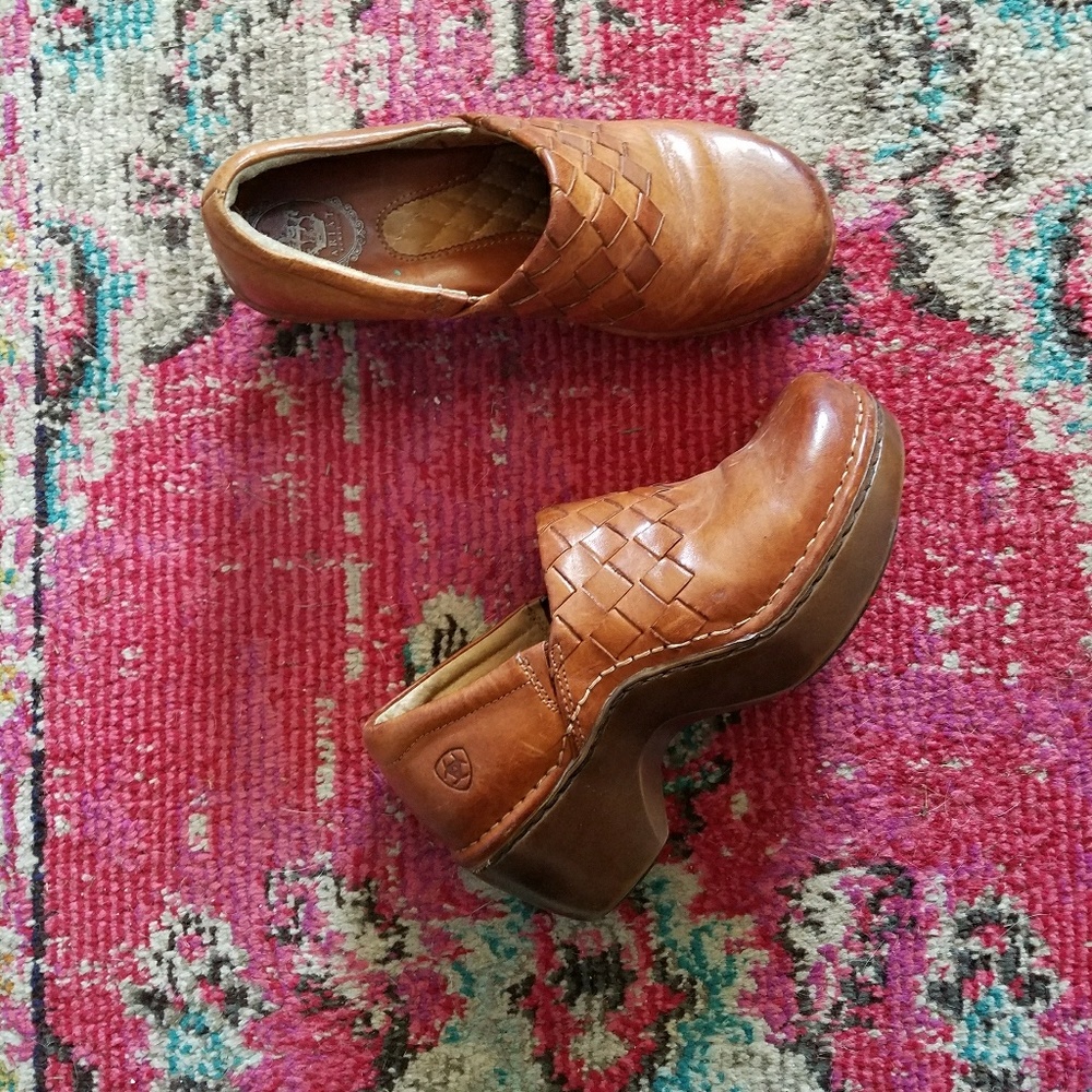 Ariat clog